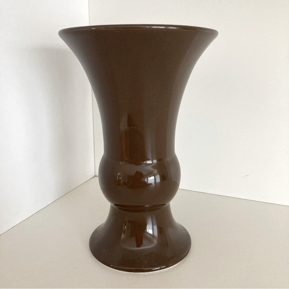 Williamsburg Brown Ceramic Vase 7 3/4” Tall